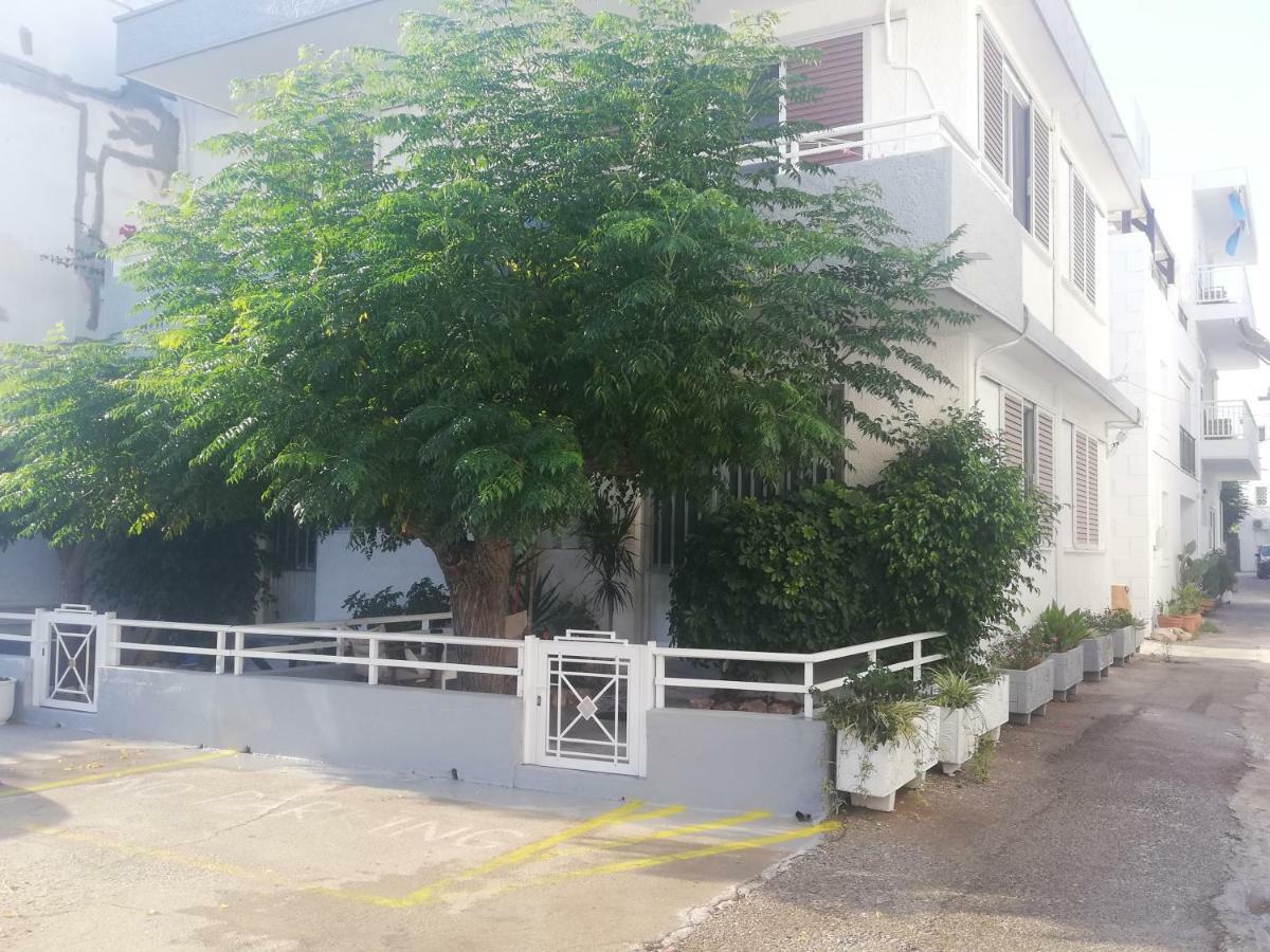 Giannis Apartment,Haraki Exterior photo